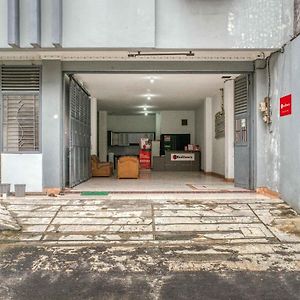 Reddoorz Near Duta Merlin